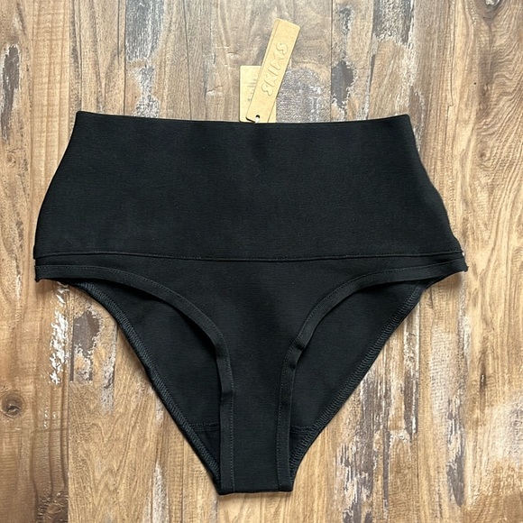 Skims Black Knit High Waisted Bikini Bottoms - Picture 1 of 6